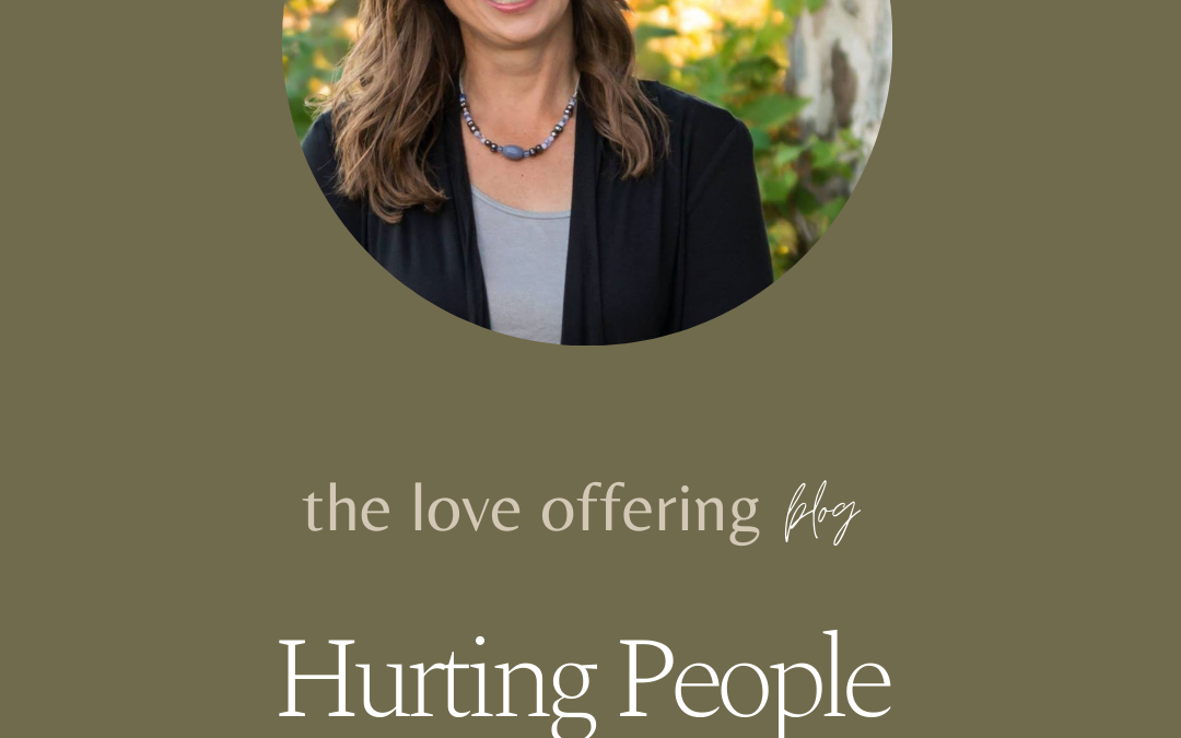 How Hurting People Help Others: A Biblical Perspective on Healing Through Service by Linda Buxa